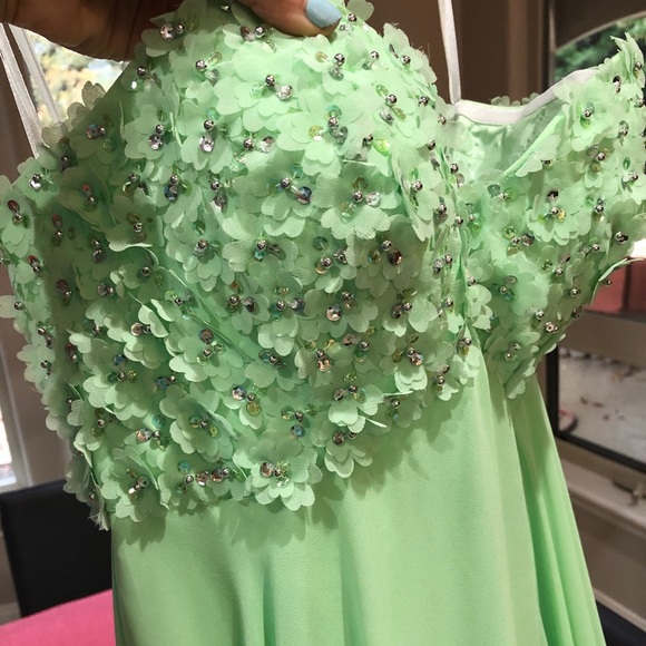 Green Strapless Sweetheart Formal Gown Dress - Picture 2 of 2